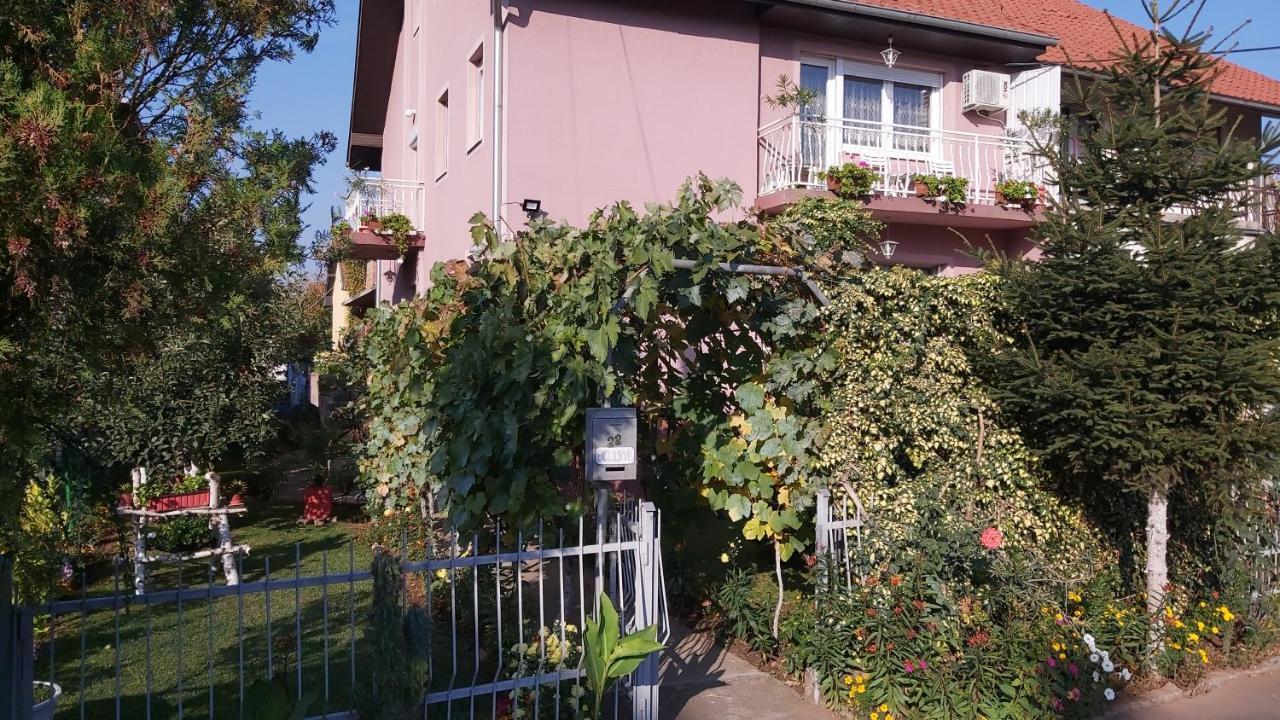 Apartmán Exclusive Paraćin Exteriér fotografie